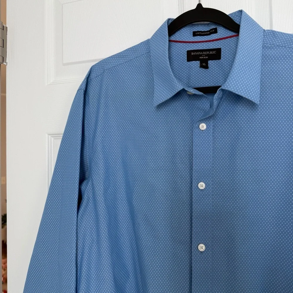 Banana Republic Light Blue Dress Shirt